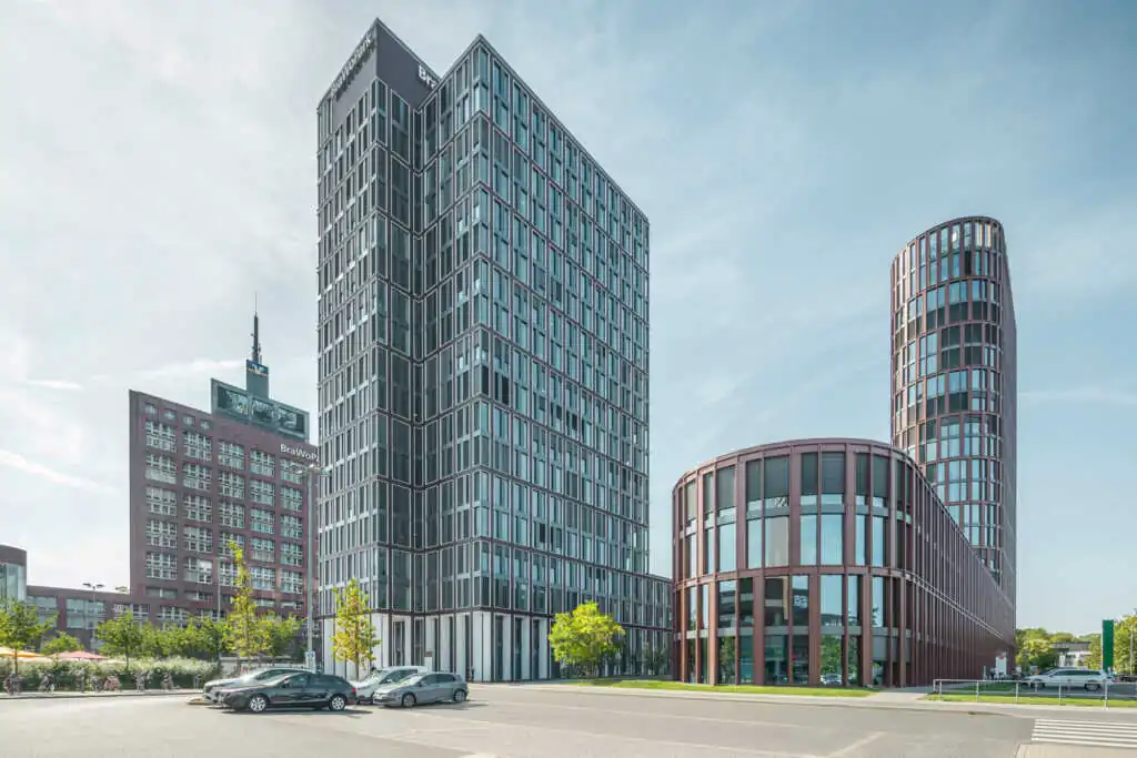 Eine Architekturfotografie- Ansicht aller 3 Bauabschnitte des BRAWO parks in Braunschweig.